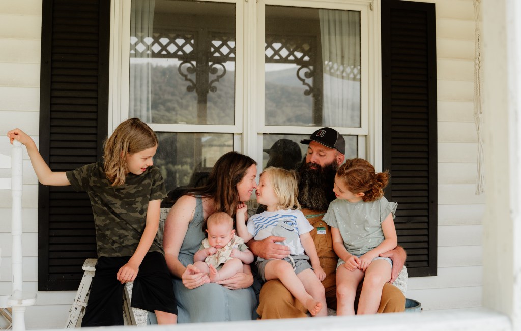 This is a photo of Melinda Irving and her family. She has a husband and four children. They live near Knoxville, TN.